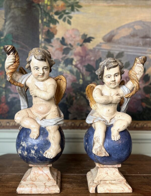 Paire d'Anges Sculptés - Fin XVIIIe