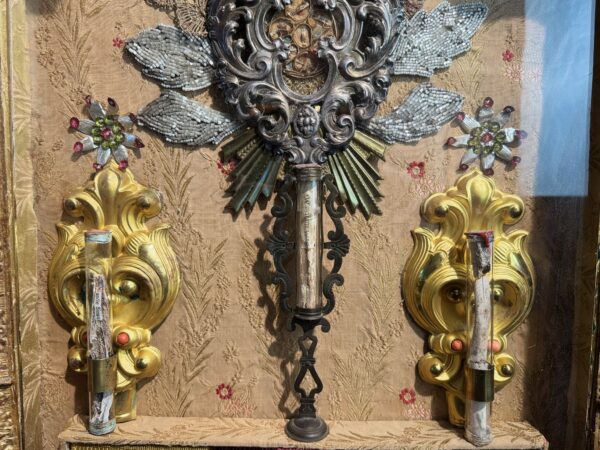 Retable Reliquaire baroque aux 27 reliques – circa 1740 – Image 4