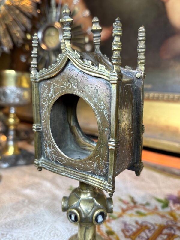 Monstrance reliquaire – début XVIe - Réservée – Image 5