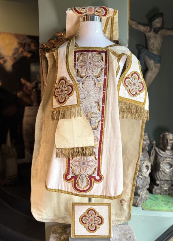 Chasuble Avec étole, Manipule Et Bourse - Fin XIXe