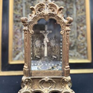 Reliquaire baroque en bois doré – Crucifix sous verre - XVIIIe