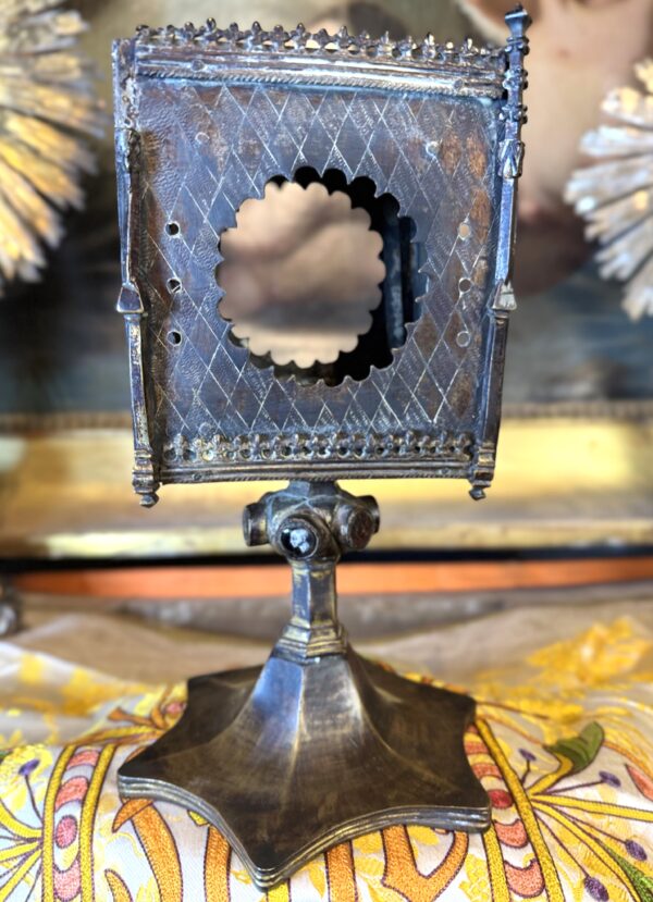 Monstrance Reliquaire gothique en bronze gravé - XVIe - Vendue