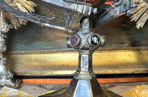 Monstrance Reliquaire gothique en bronze gravé - XVIe - Vendue – Image 3