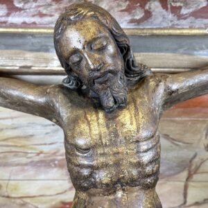 Grand Christ en bois sculpté - XVIIIe