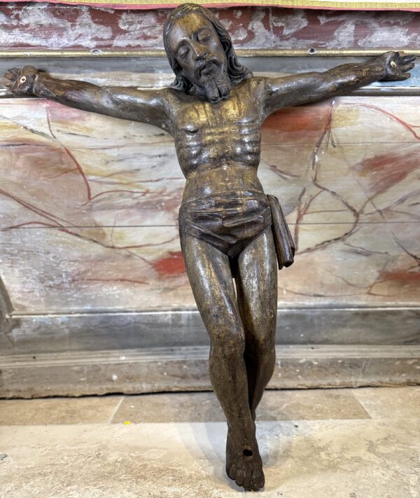 Grand Christ en bois sculpté - XVIIIe