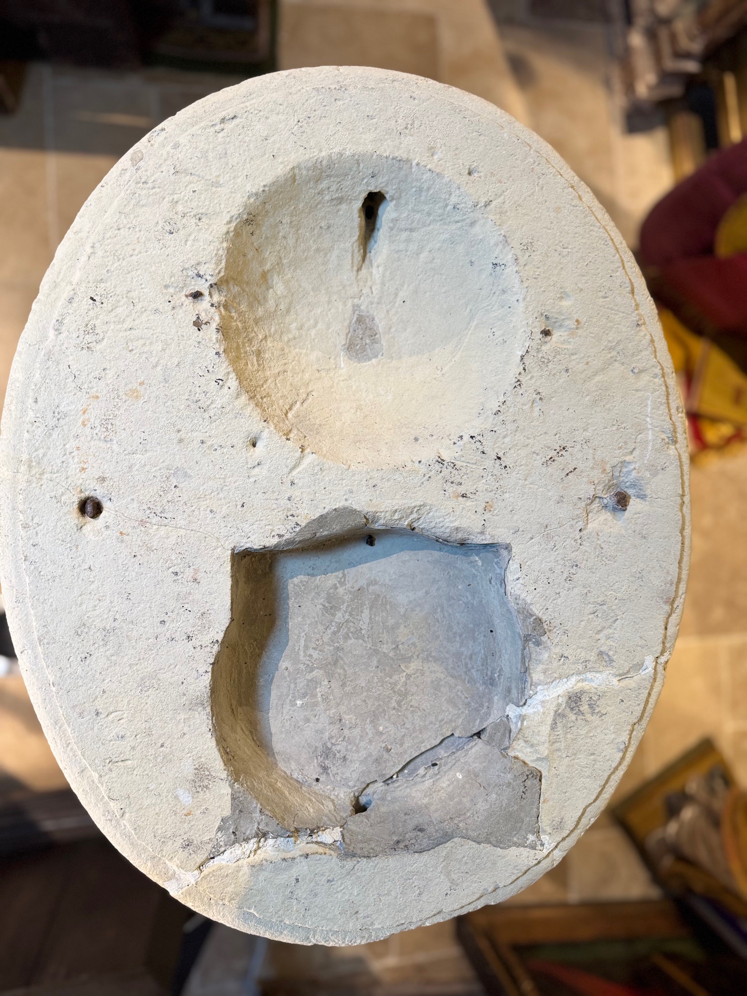 Imposant Bénitier En Pierre - XVIIe – Image 4