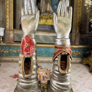 Deux bras reliquaires Italiens de Trapani - XVIIIe