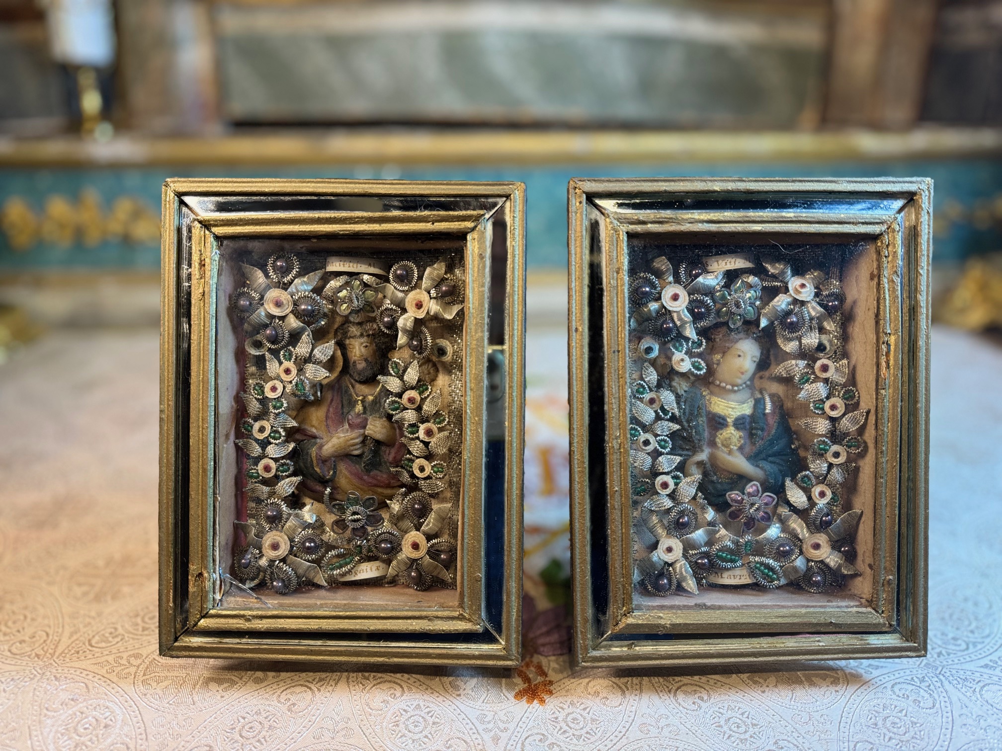 Paire de cadres reliquaires - XIXe