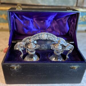 Burettes liturgiques et lavabo en argent - XIXe