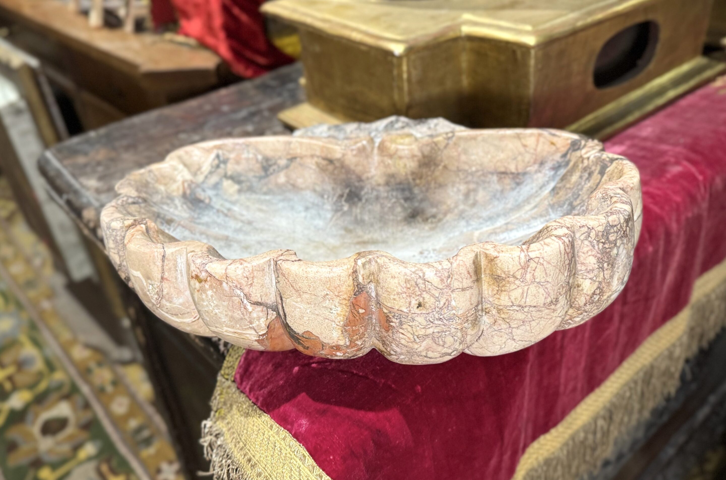 Paire de bénitiers de chapelle – XVIIIe