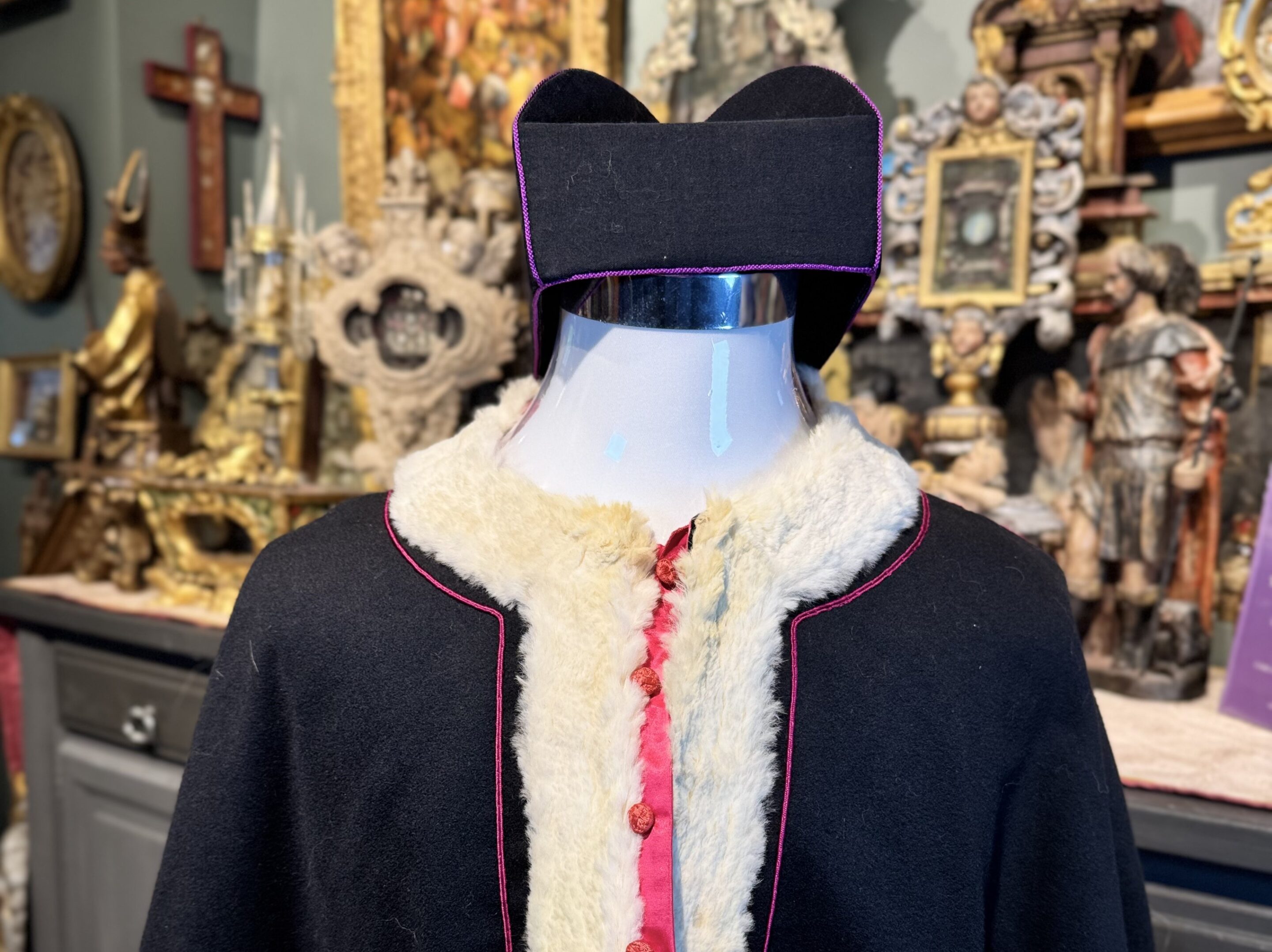 Mozette ou Camail et barrette de chanoine - début XXe – Image 3