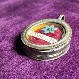 Relique de Saint Vincent de Paul et son authentique de 1858
