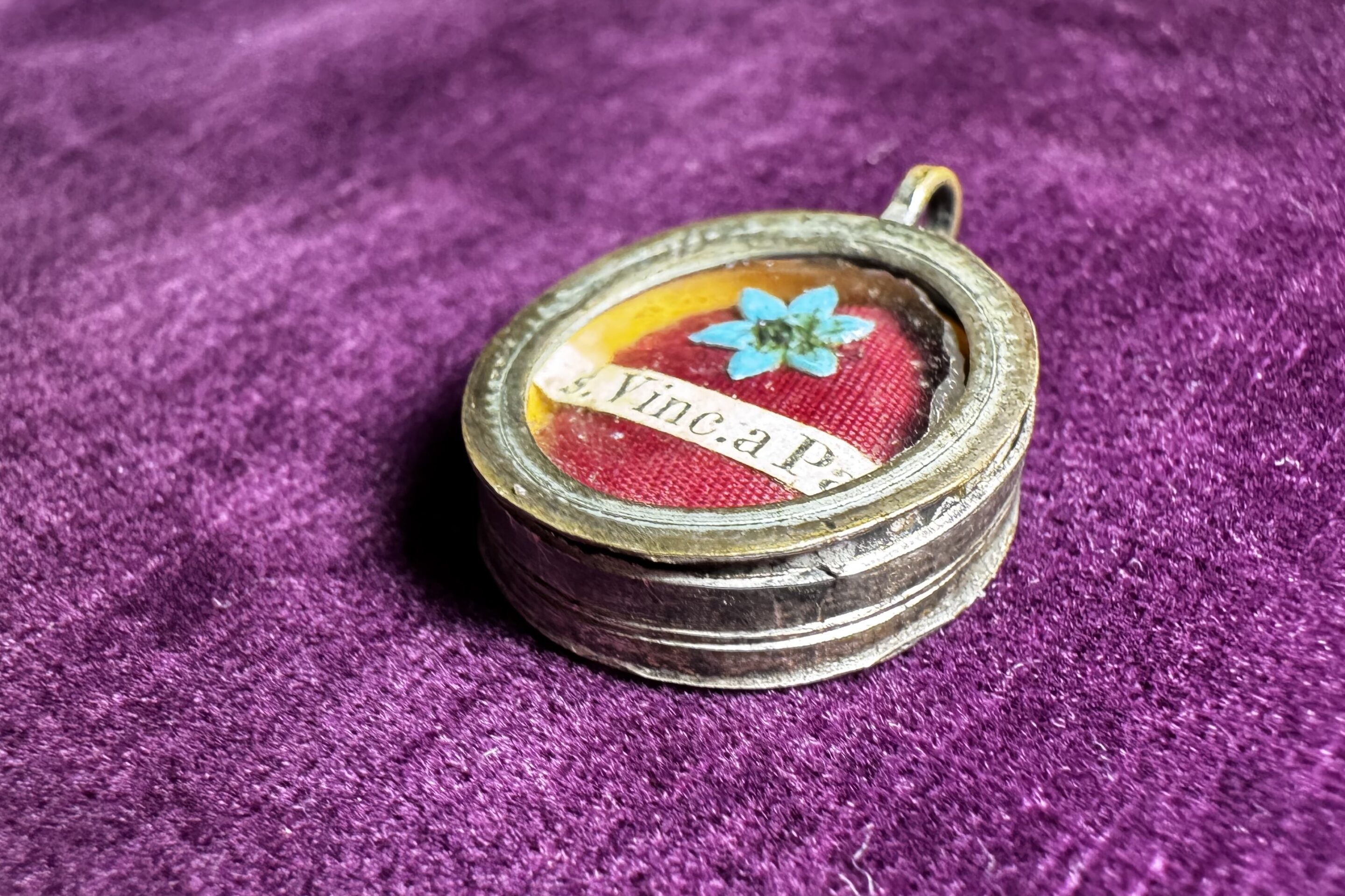Relique de Saint Vincent de Paul et son authentique de 1858