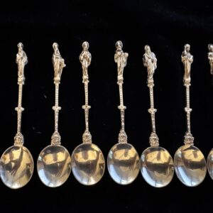 Cuillères en argent représentant les apôtres - début XXe.